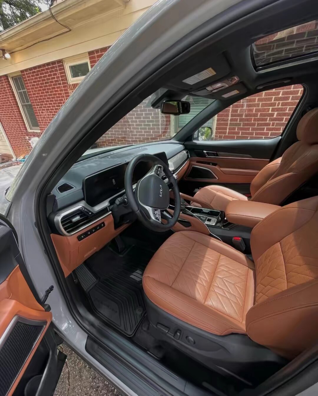 Kia Telluride saddle-tan leather interior fully detailed